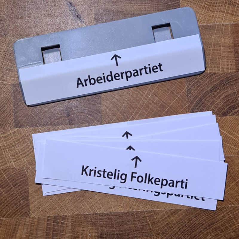 Hovedbilde Klisterlapper med partinavn - sett - bokmål